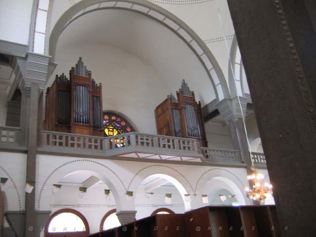 VOYAGE ORAN SEPTEMBRE 2006 81 12 sept. 06 -aprem - CATHEDRALE DEVENUE BIBLIOTHEQUE.JPG
